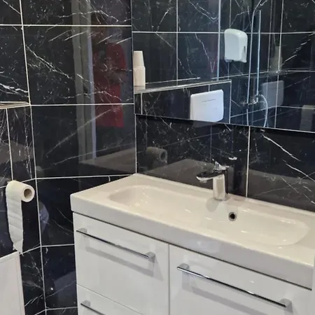 Fasthotel Roissy - Saint-Witz