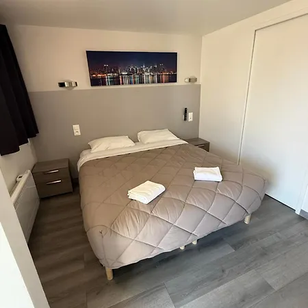 Fasthotel Roissy - 2* Saint-Witz