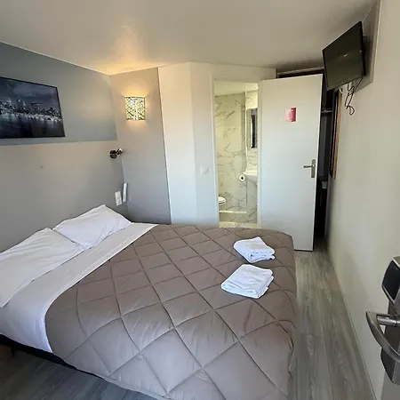 Fasthotel Roissy - Saint-Witz