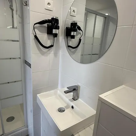 Fasthotel Roissy - Saint-Witz
