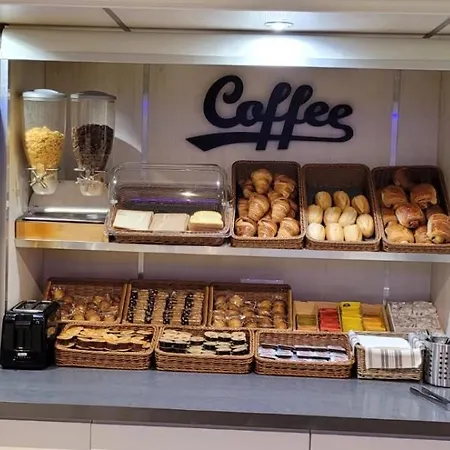 Fasthotel Roissy - 2* Saint-Witz