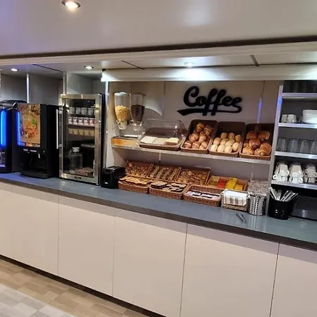 Fasthotel Roissy - Otel
