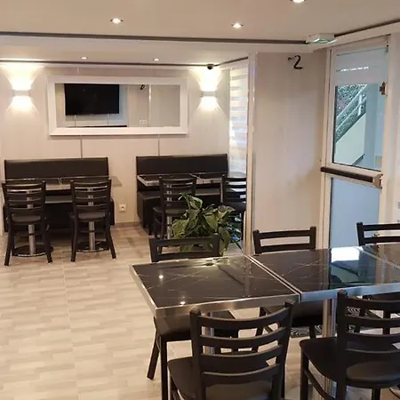 Hotel Fasthotel Roissy - 2*